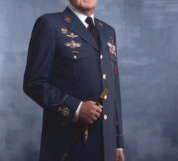 Fotografía Oficial de Su Majestad el Rey con uniforme del Ejército del Aire